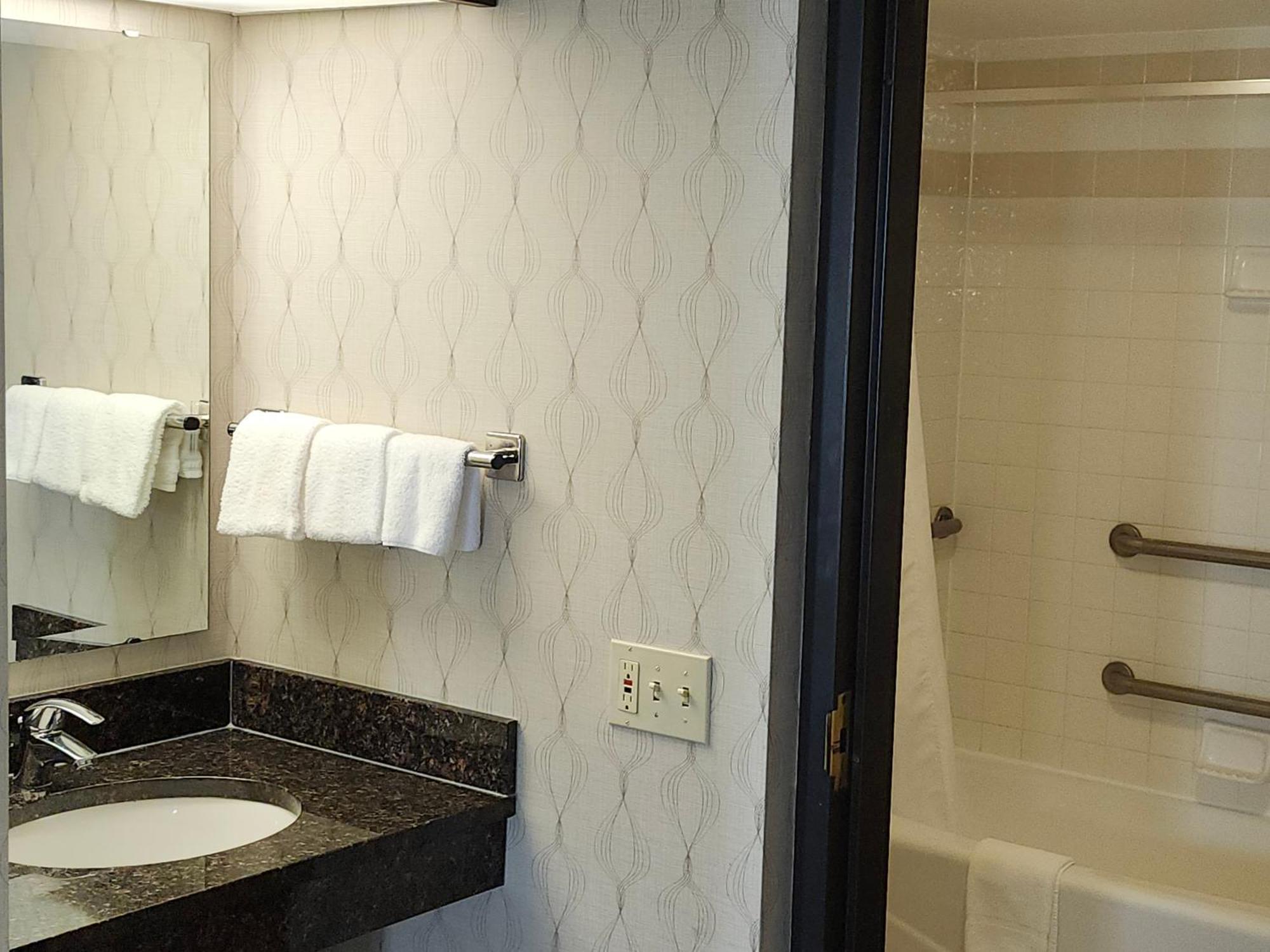 Heritage Inn & Suites The Woodlands, Trademark By Wyndham Exterior foto