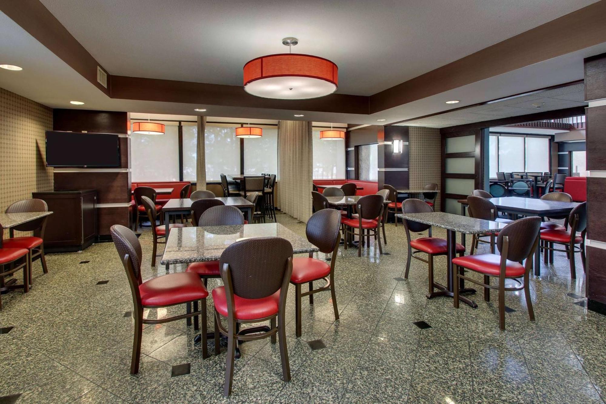 Heritage Inn & Suites The Woodlands, Trademark By Wyndham Exterior foto