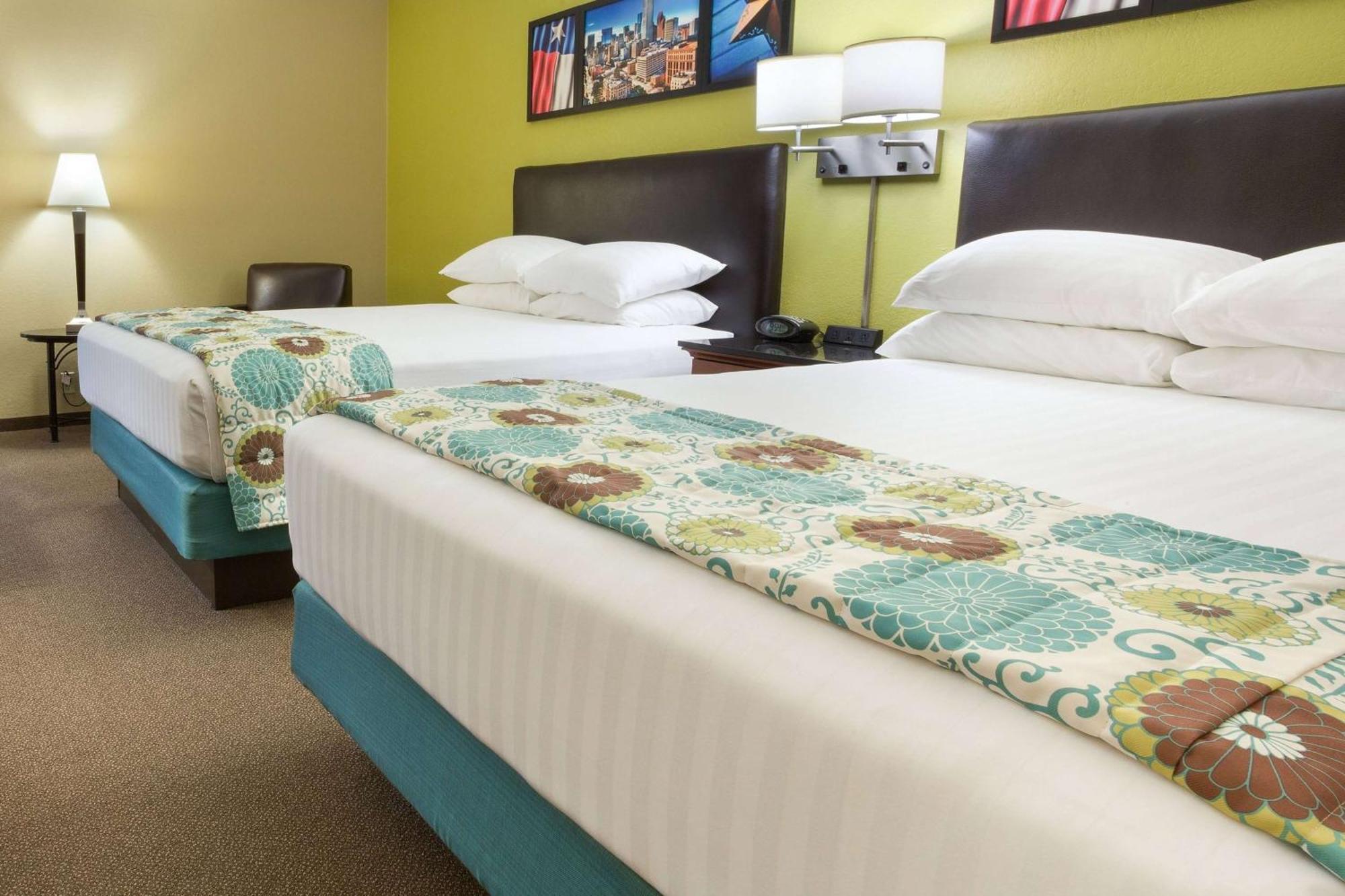 Heritage Inn & Suites The Woodlands, Trademark By Wyndham Exterior foto